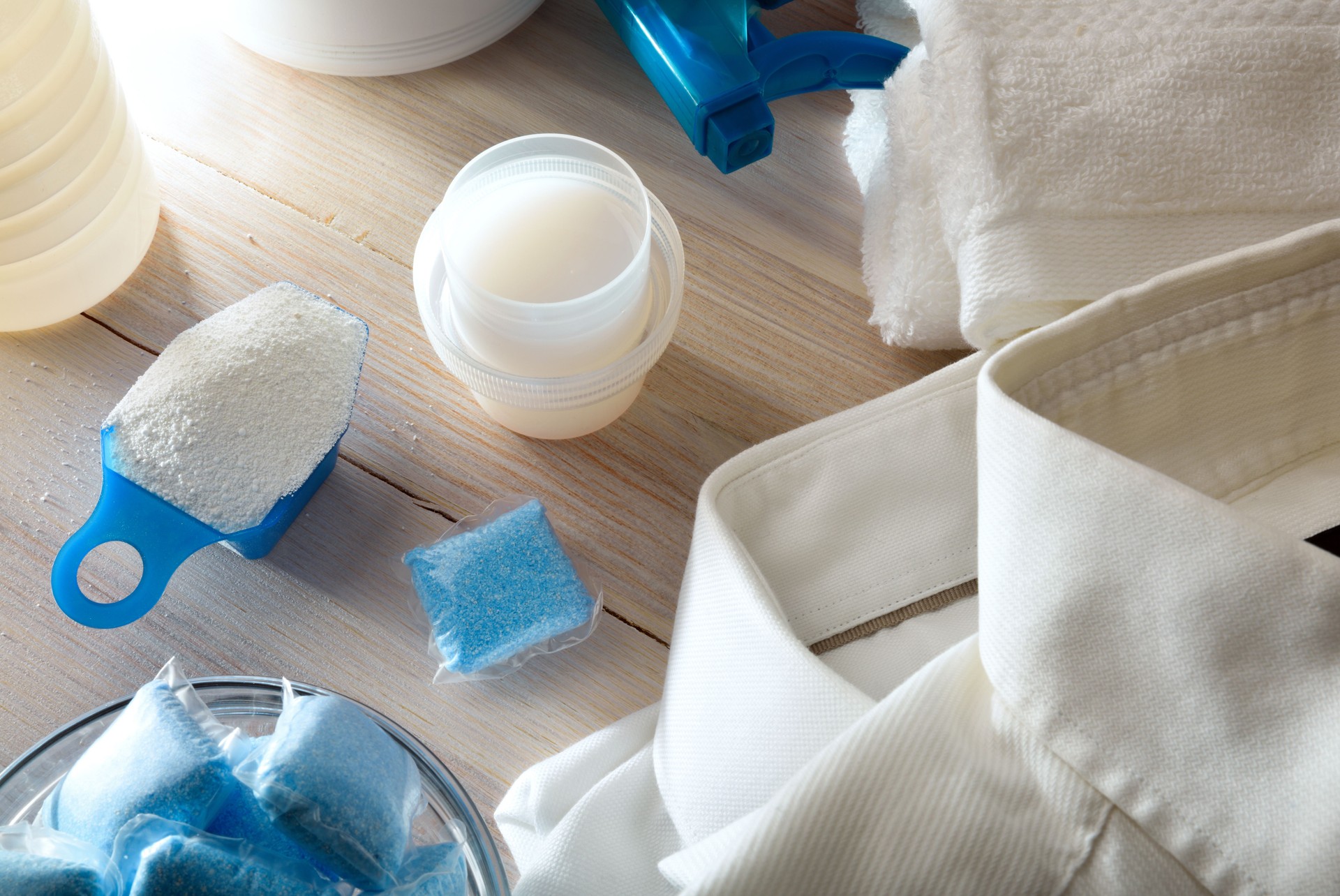 Détail des différents types de produits chimiques pour le lavage des vêtements